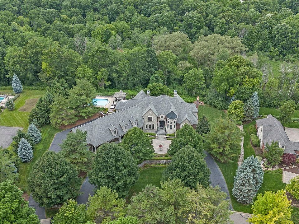 1st image of 2456 Pond Vallee Dr