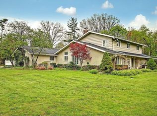 2951 Drummond Rd, Shaker Heights, OH