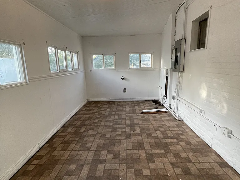 2742 Adams Ave — Photo 11
