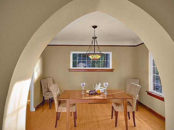 Dining Room Seats 8-10