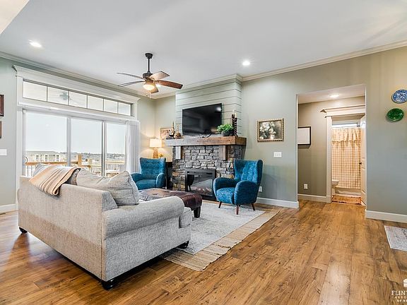 3rd image of 412 Ledgestone Ridge Ct