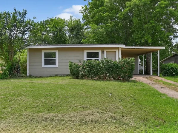 327 Randolph St, Lone Star, TX 75668