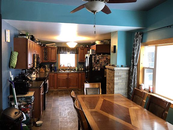 3rd image of 328 W Crescent St