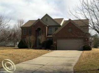 4997 Crabapple Ct, West Bloomfield, MI 48324
