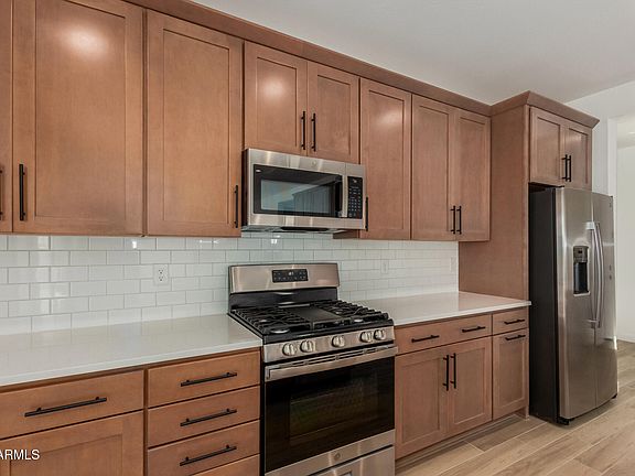3rd image of 5443 W LOMA Lane