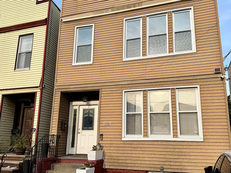 132 Terhune Ave #2