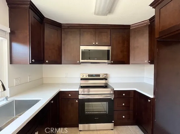 2951 S Sycamore St APT C, Santa Ana, CA 92707