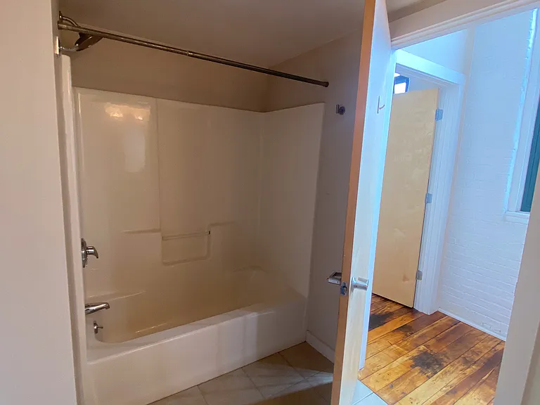28 Bayley St #403 — Photo 16