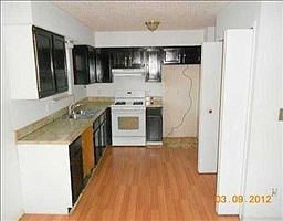 5th image of 2763 Southlawn St
