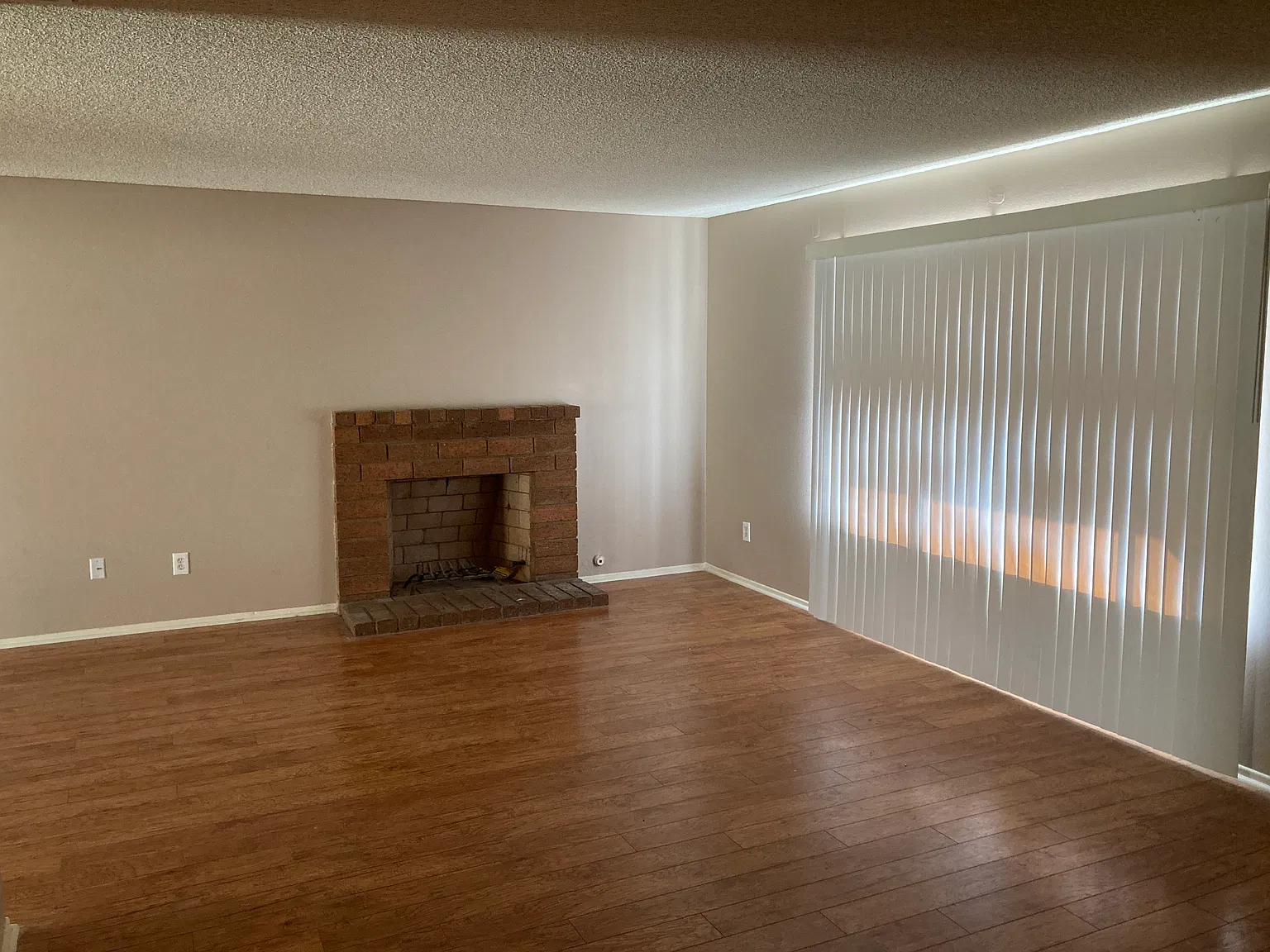 2 bed, 1.5 bath, 1040 sqft, $1,995 — Photo 3