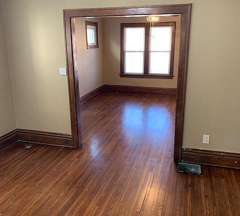 3rd image of 683-685 E Whittier St