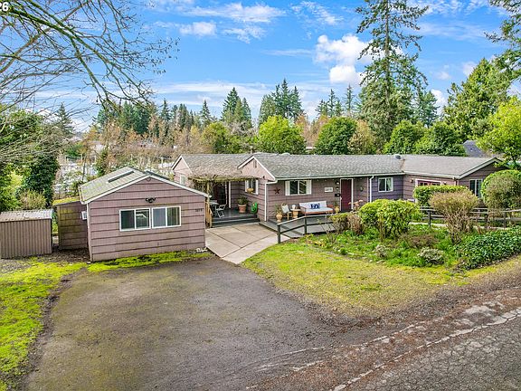 2nd image of 2612 SW Moss St