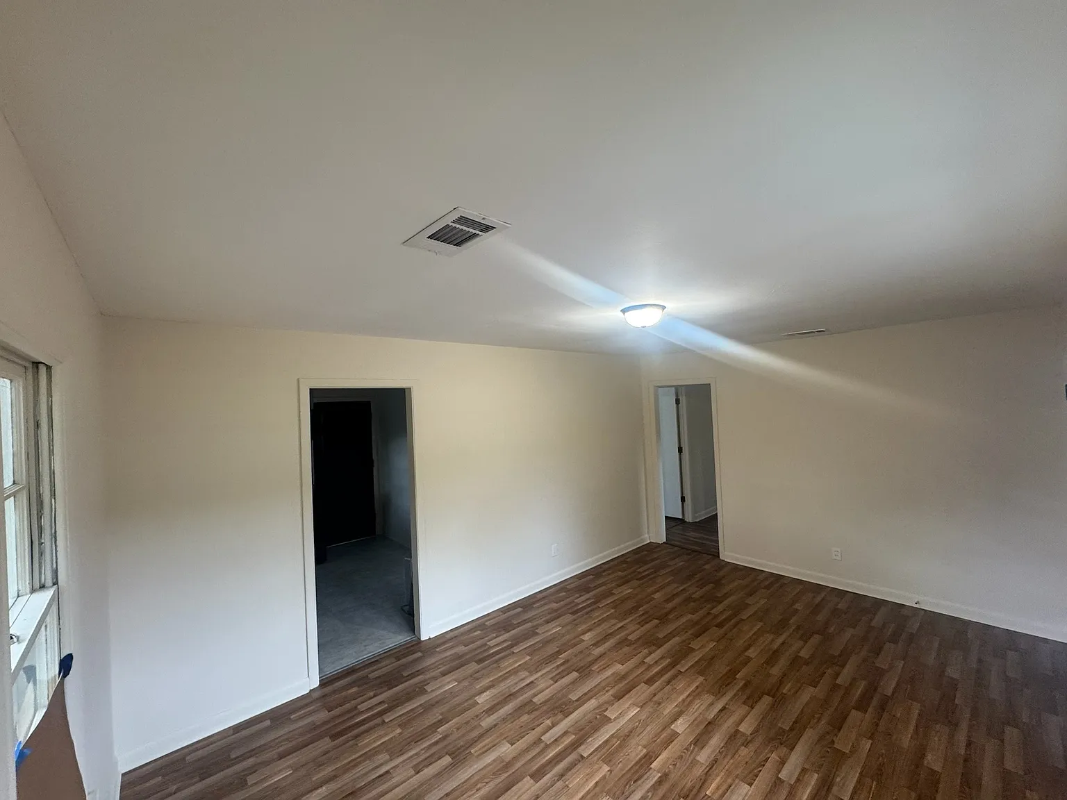 3 bed, 864 sqft, $1,500 — Photo 2