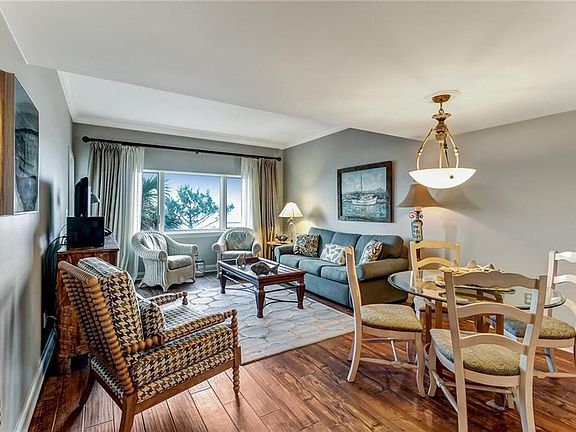 5th image of 214 Sandcastles Ct