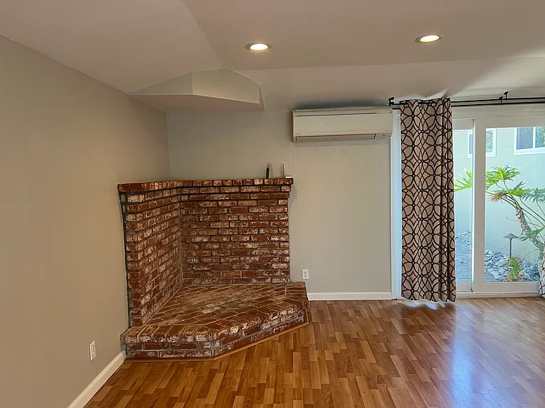 1598 Marietta Dr — Photo 11