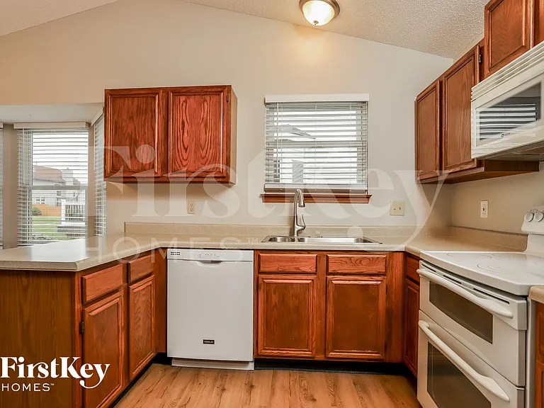 515 Misty Moss Ln — Photo 5