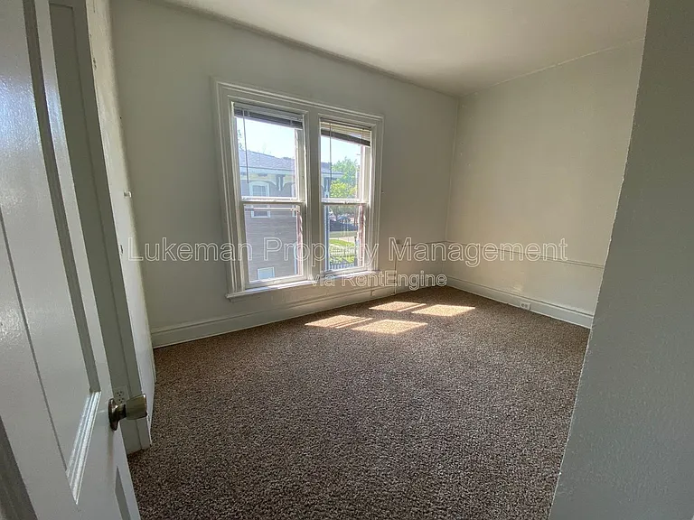 431 W Vine St — Photo 20
