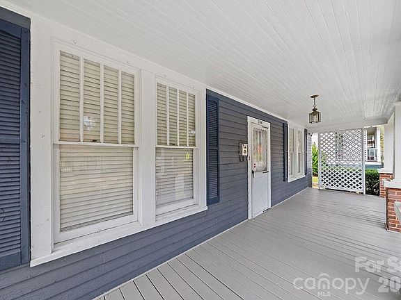 3rd image of 194 Cedar Dr NW