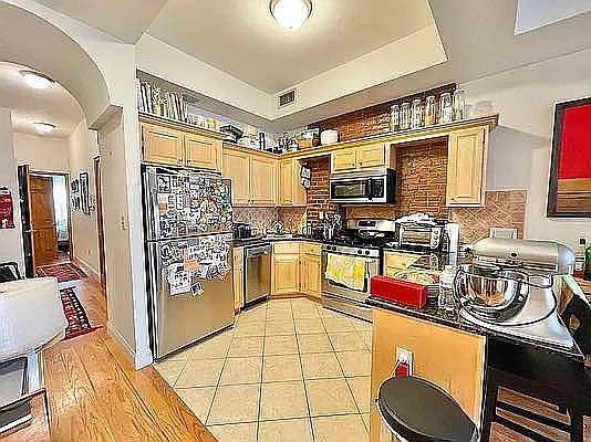 1st image of 319 W 101st St #3/3