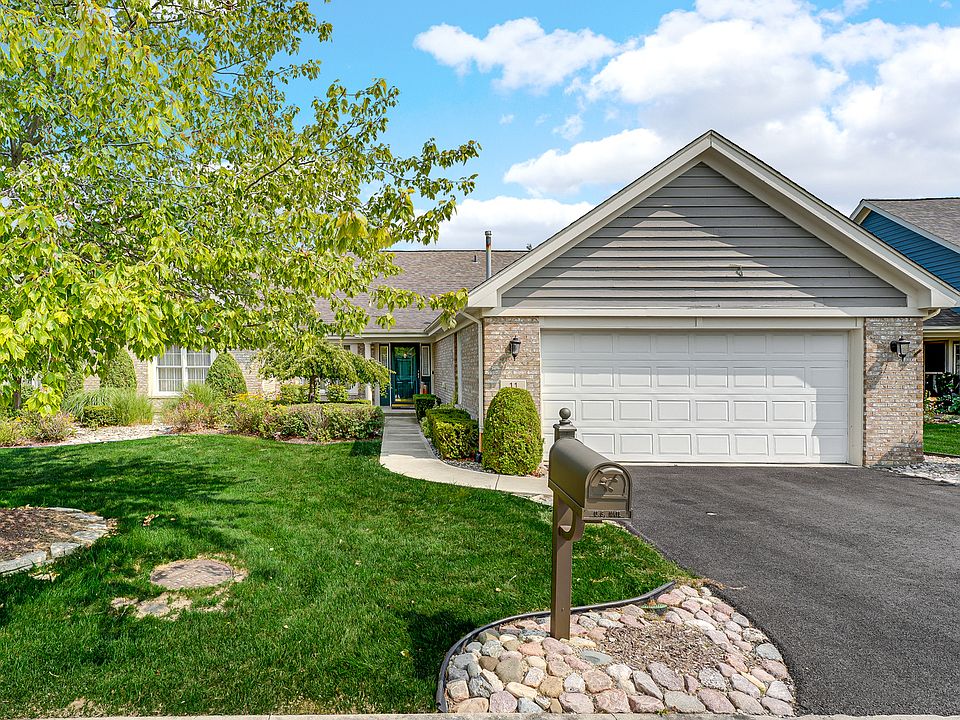 1st image of 11 Wysteria Dr