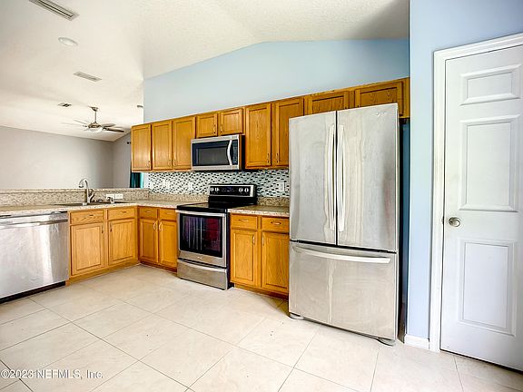 4th image of 6590 SANDLERS PRESERVE Drive
