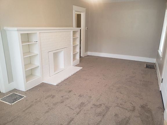 2nd image of 1032 NE Madrona St