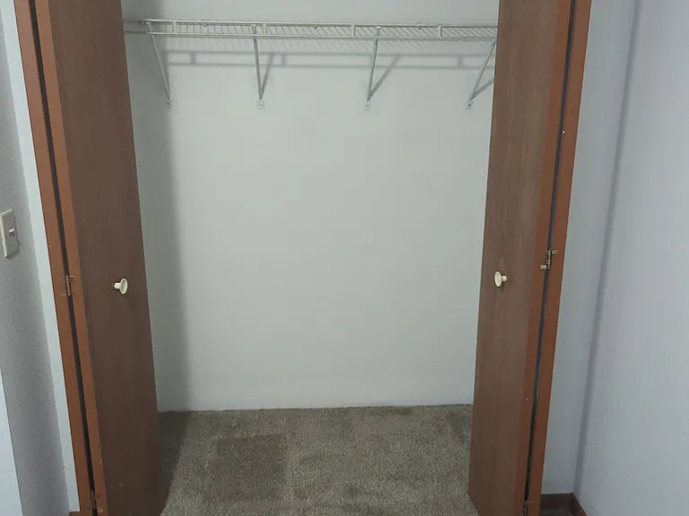 Regency East Apartments — Photo 30