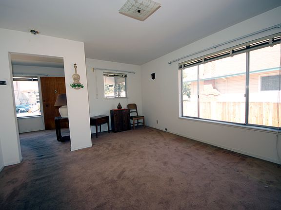 5th image of 631 Maud Ave