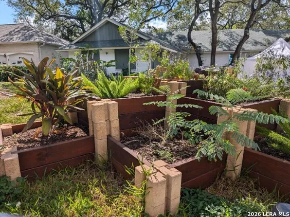 2818 Whisper Fawn St, San Antonio, TX 78230