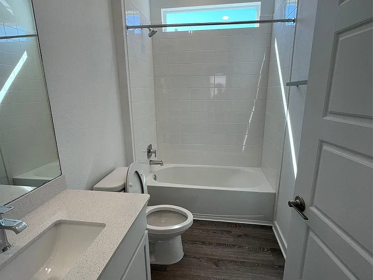 13820 Lubeck Dr — Photo 9