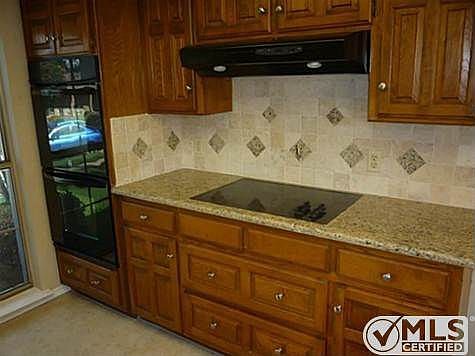 5th image of 1747 Southampton Dr
