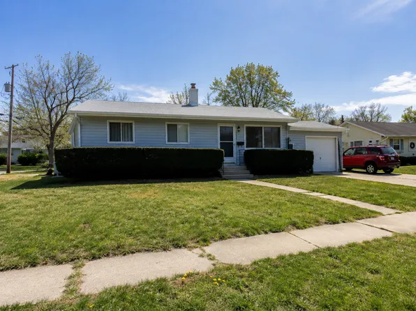 228 N Bailey Ave, Freeport, IL 61032