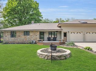 99 Oak Hl, Independence, MO 64057