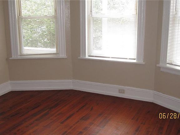 5th image of 258 Maplewood Ave