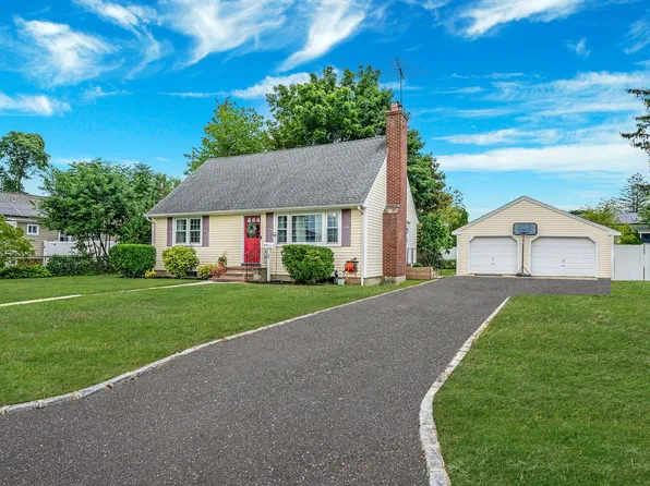 23 W 8th Street, Deer Park, NY 11729