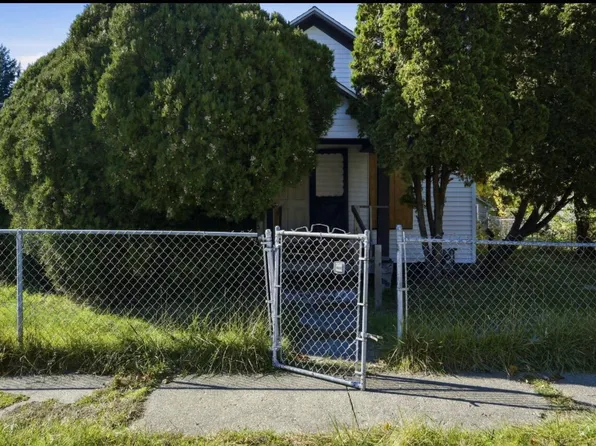 1096 Pearl St, Benton Harbor, MI 49022