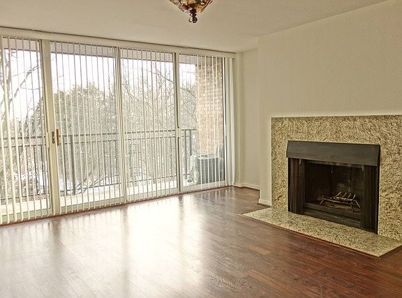 3rd image of 5800 Oakwood Dr Unit 5A