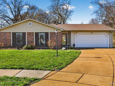 4988 Sefton Dr, Saint Louis, MO, 63128