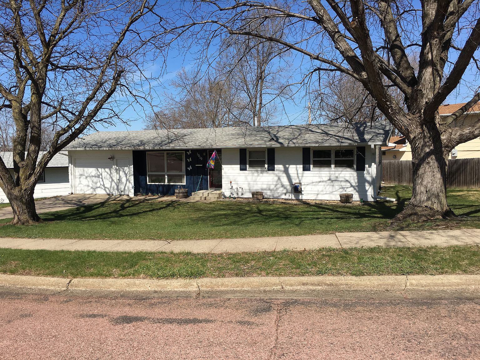 1919 Cedar St, Yankton, SD 57078 Zillow