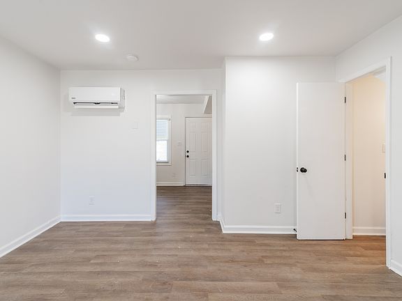 5th image of 931 Cantwell St #3