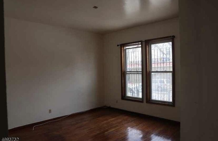 2nd image of 902 3rd Ave #1