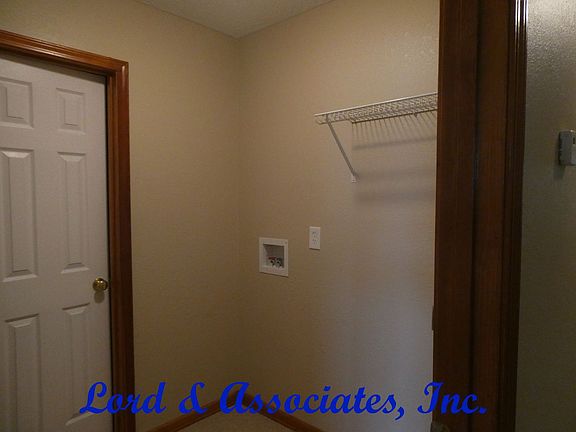 5th image of 318 Lois Ln