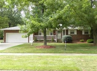 3727 Woodstock Dr, Lorain, OH