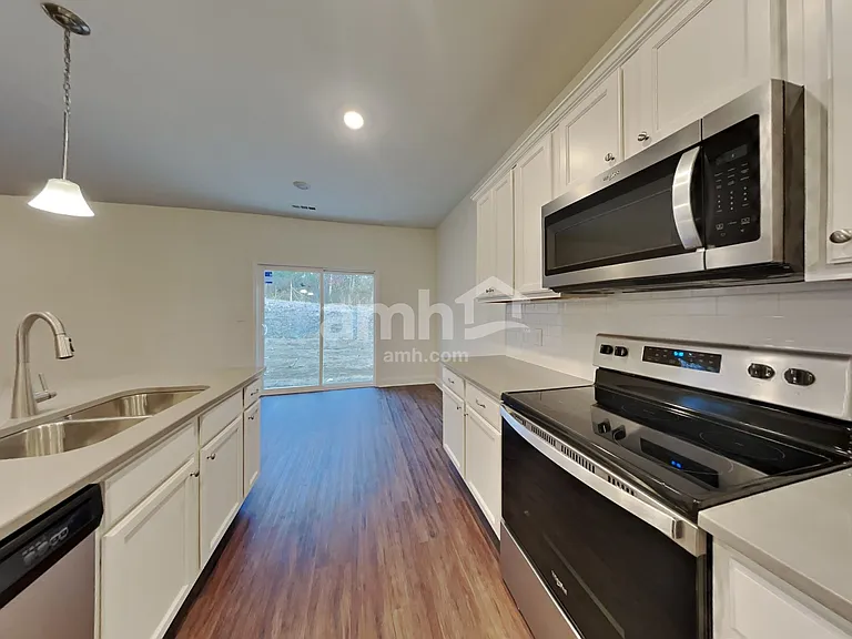 130 Marin Dr — Photo 3