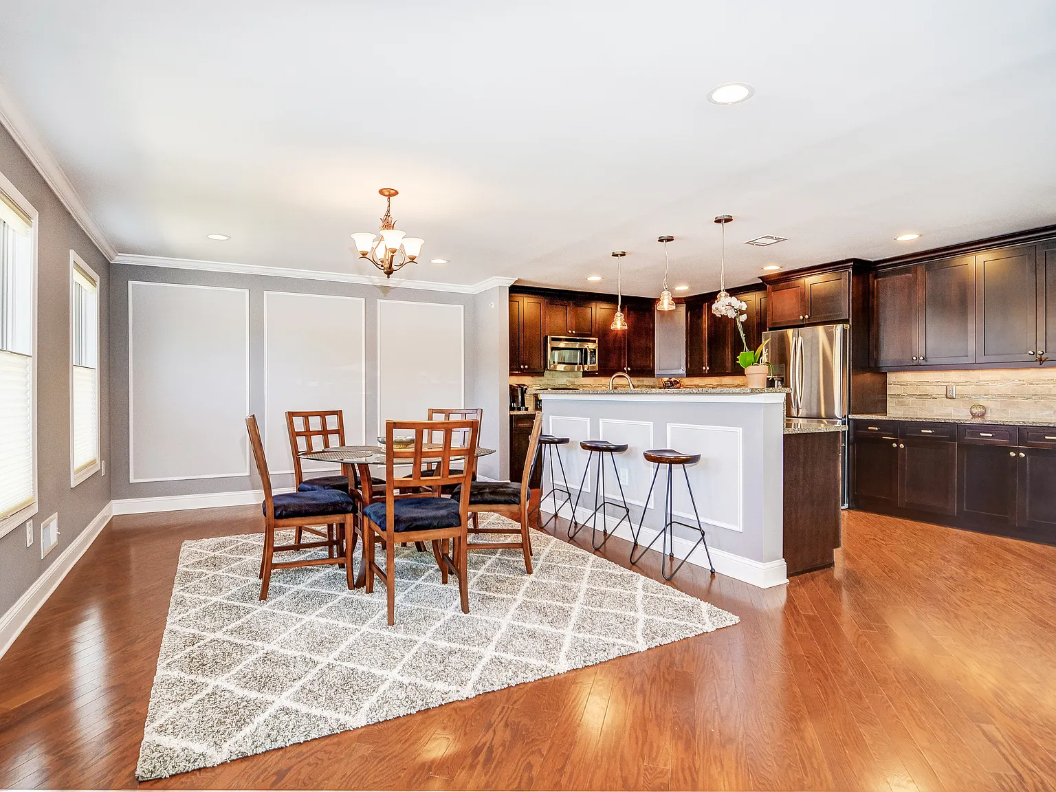 2 bed, 2.5 bath, 1775 sqft, $4,950 — Photo 4