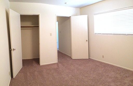 4th image of 176 Carlton Ave APT 4