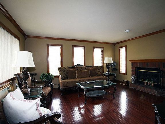 4th image of 52 Laconia Ave