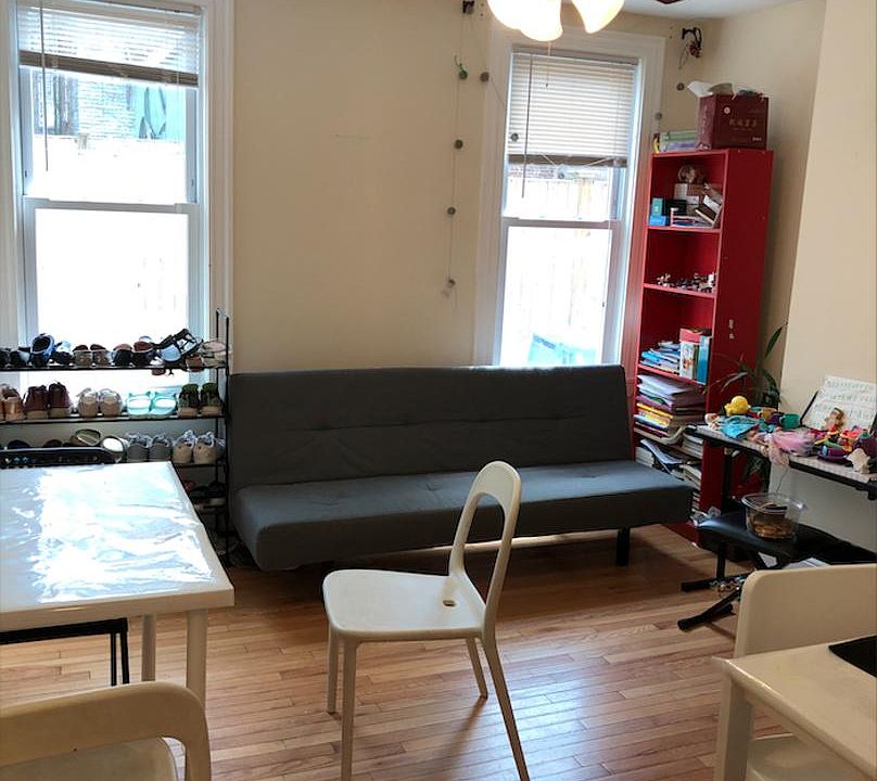 2nd image of 213 Boylston St #1