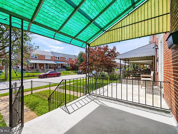 2nd image of 1214 Anglesea St