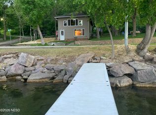 1506 Lake St, Big Stone City, SD 57216